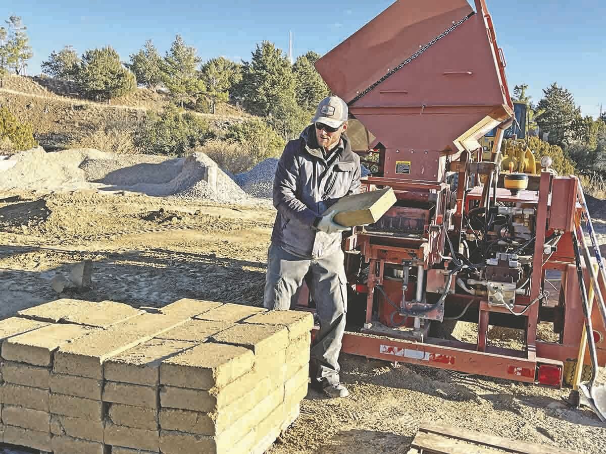 Silver City adobe plant helps rebuild Ruidoso | | rdrnews.com