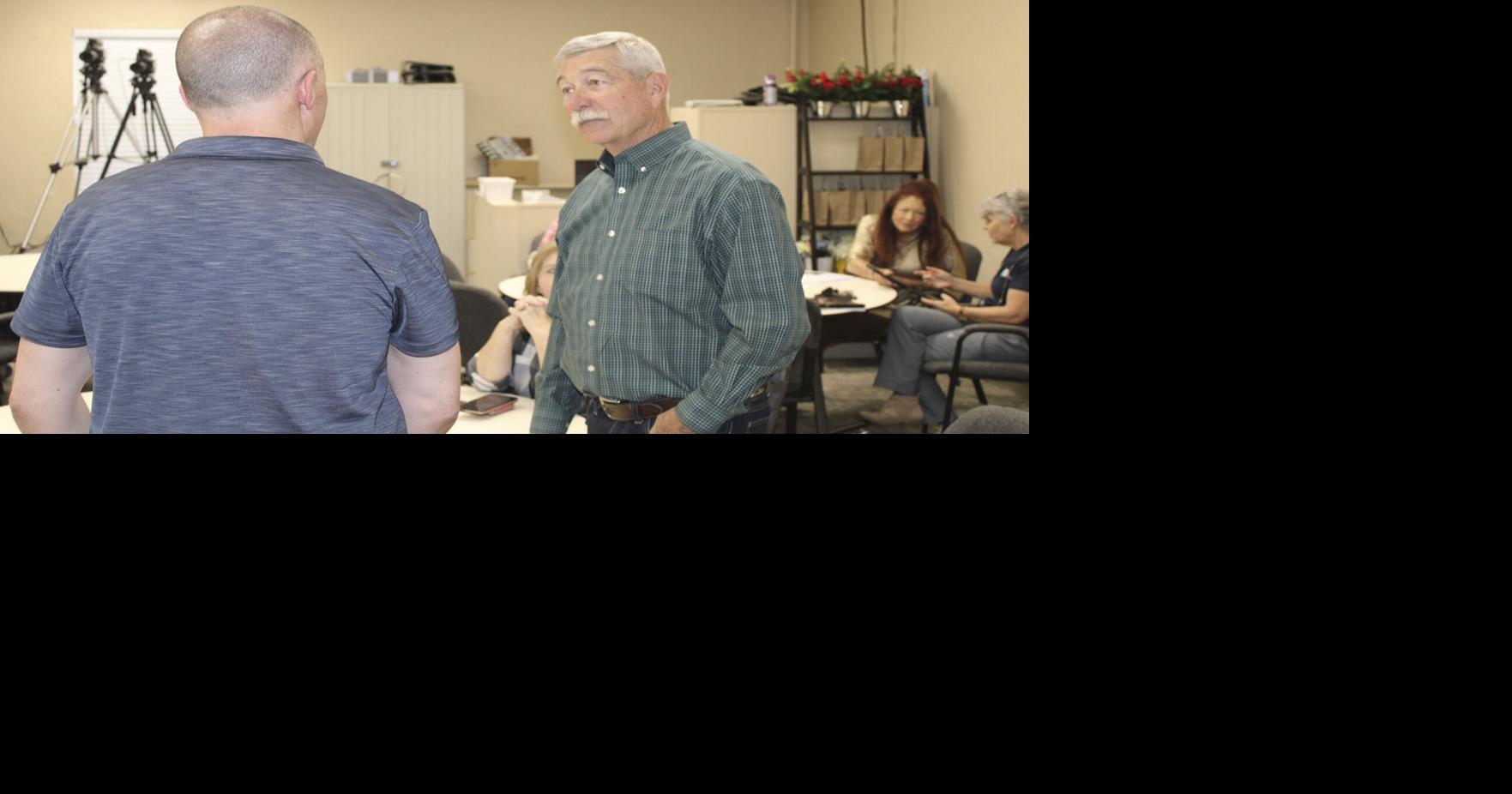 Lanier speaks to Roswell audience about bid for governor