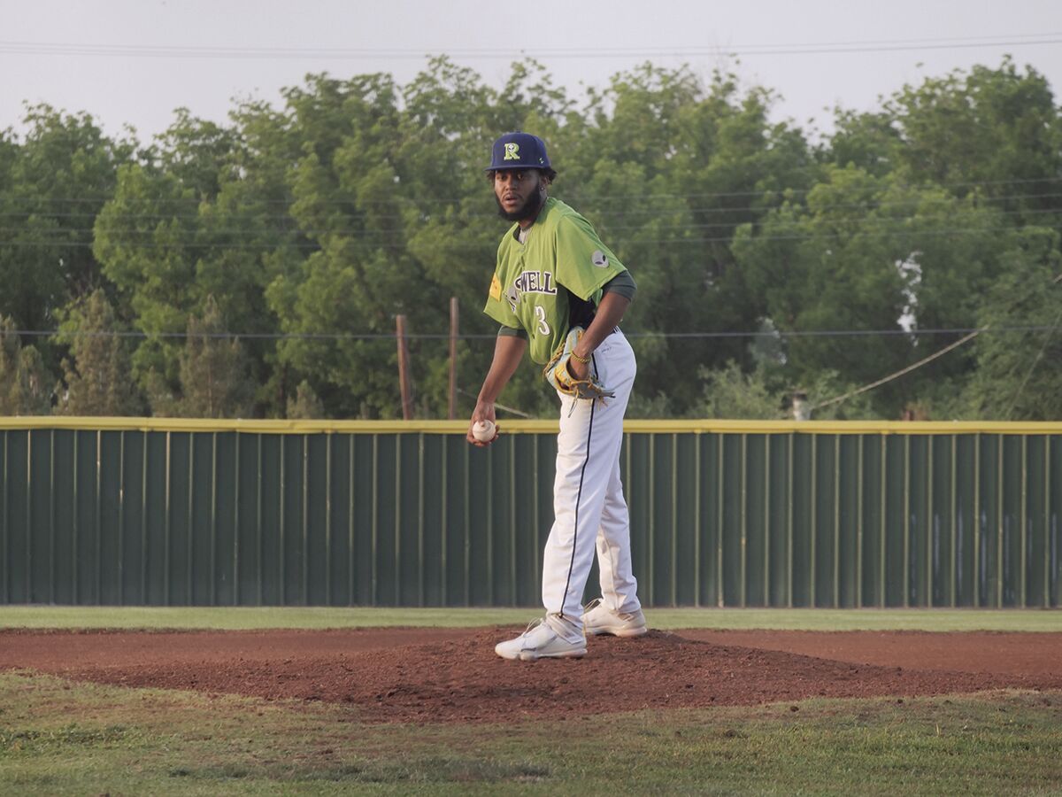 Invader rookie pitcher Edgar Martinez records 8 strikeouts in