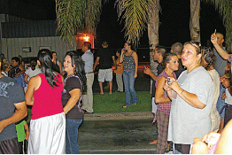 Angelic sighting attracting crowds to Porterville store