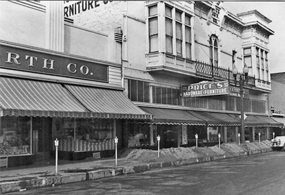 Downtown Porterville 1950s Features