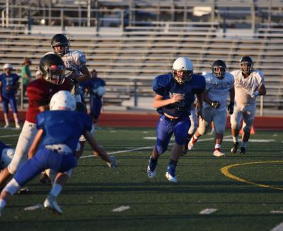 Prep Football Grizzlies Show Promise In 4 Team Scrimmage Sports