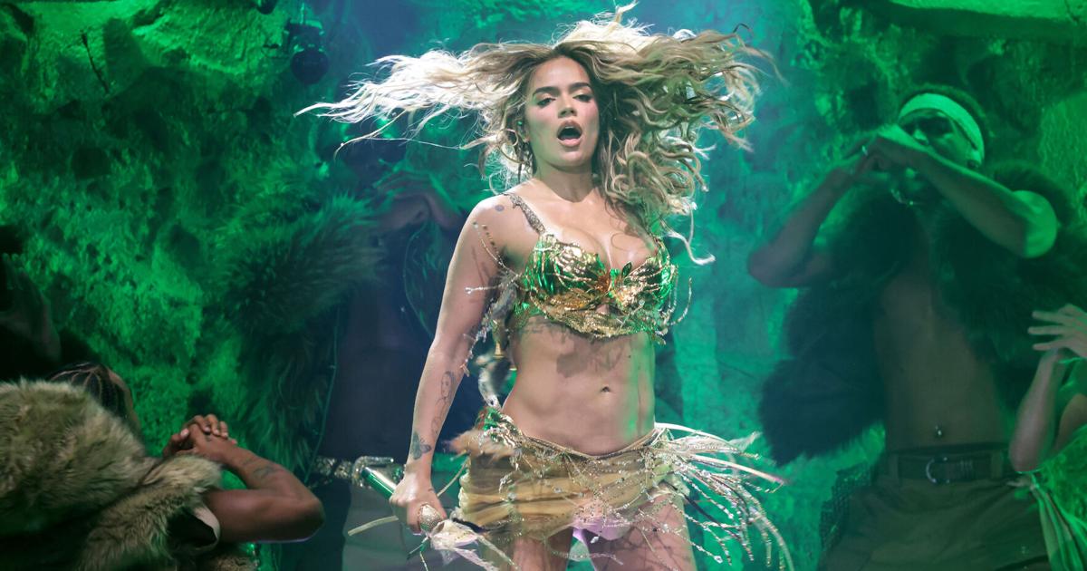 Karol G mengumumkan tur dunia stadion setelah menjadi headline Coachella