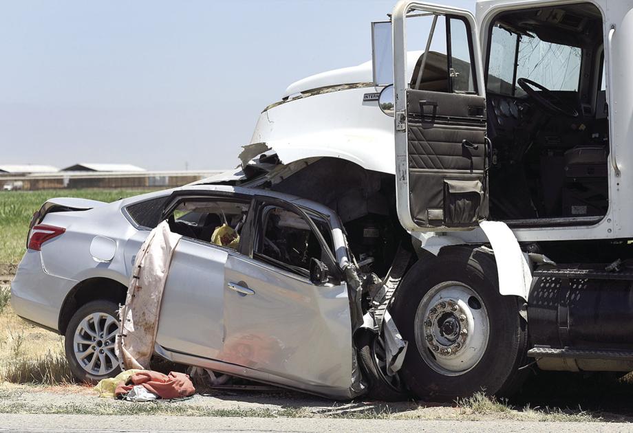 One dead after car crash west of Porterville News