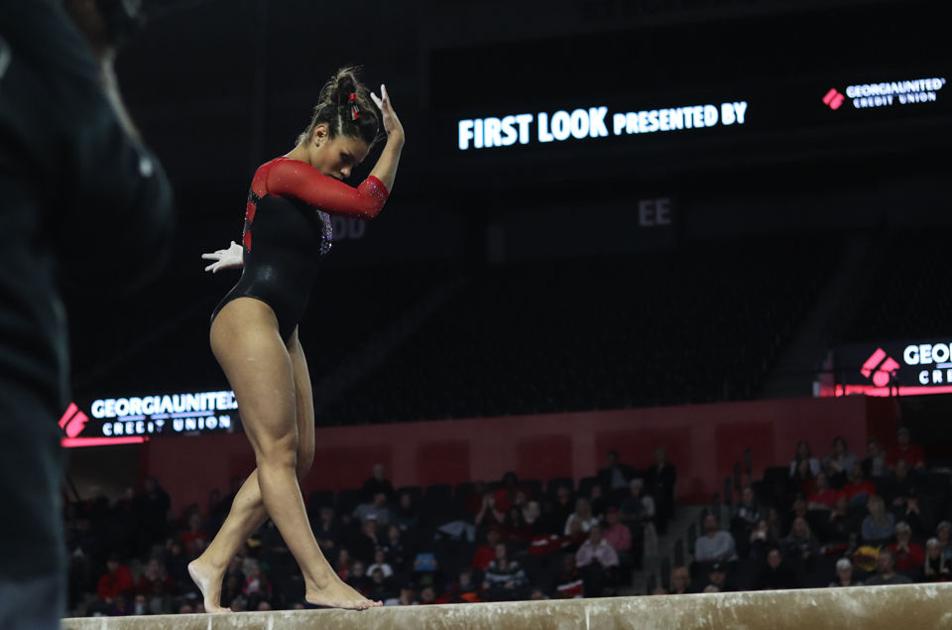 gymnastics beats Ohio State in season opener Gymnastics