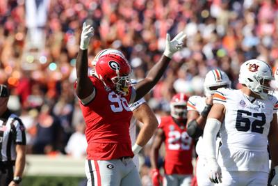 UGA uses school record 16-run outburst to rout Auburn