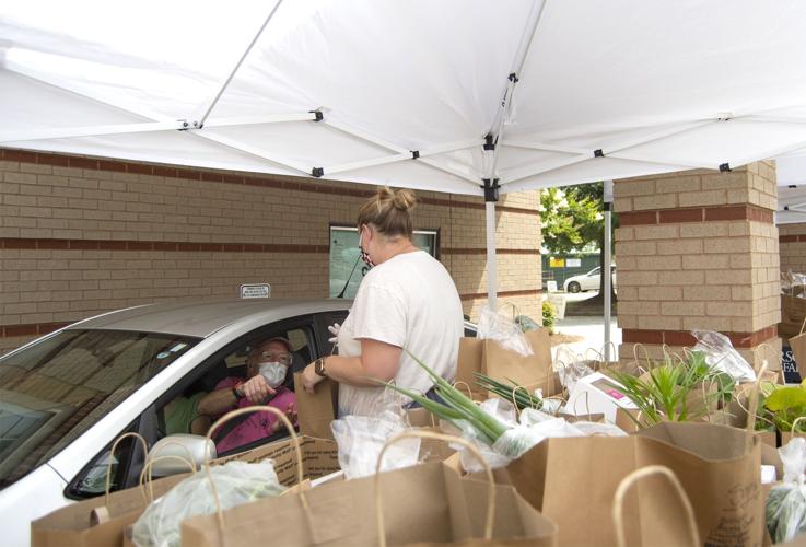 200627_ks_DriveThruMarket_0005.jpg