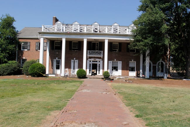 PHOTO GALLERY: Greek Ruins: Exclusive look inside Chi Phi House ...