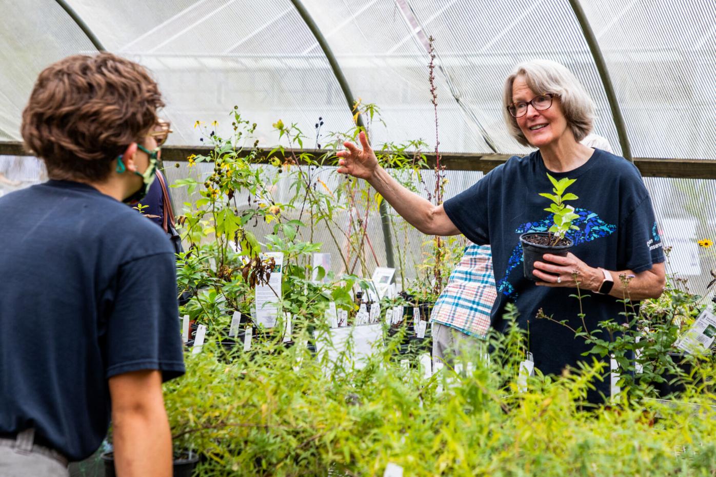 201008_JAG_10NativePlantSale_010.jpg