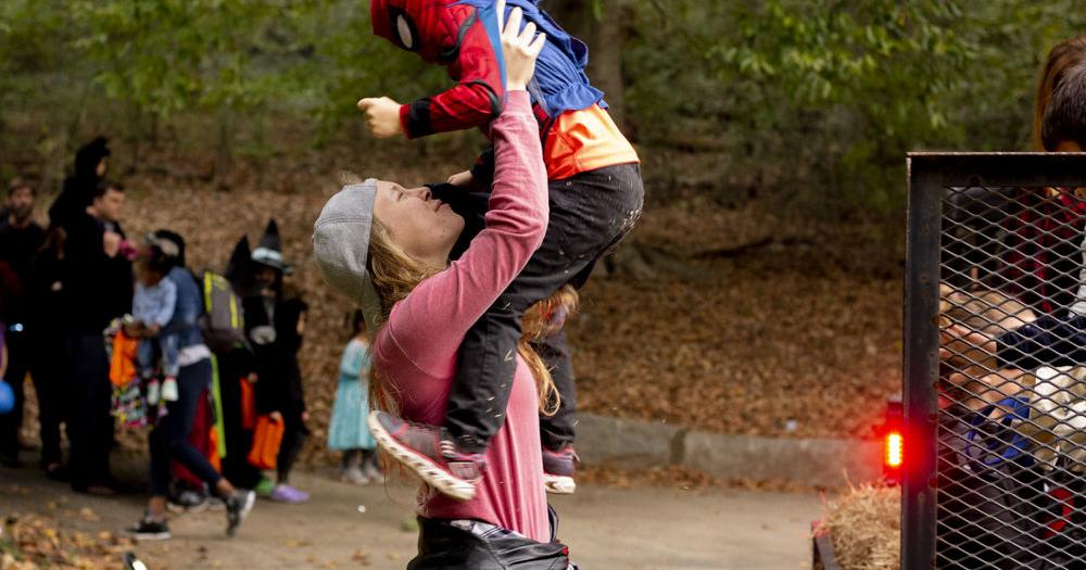 Boo at the Zoo welcomes families, kids in costume | Arts & Culture ...