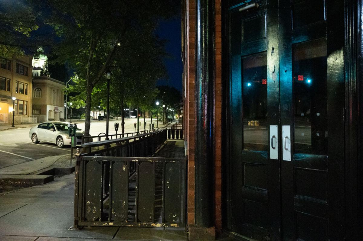 Enforcement Of 10 P M Last Call Time For Athens Bars Temporarily Suspended By Judge Athensnews Redandblack Com