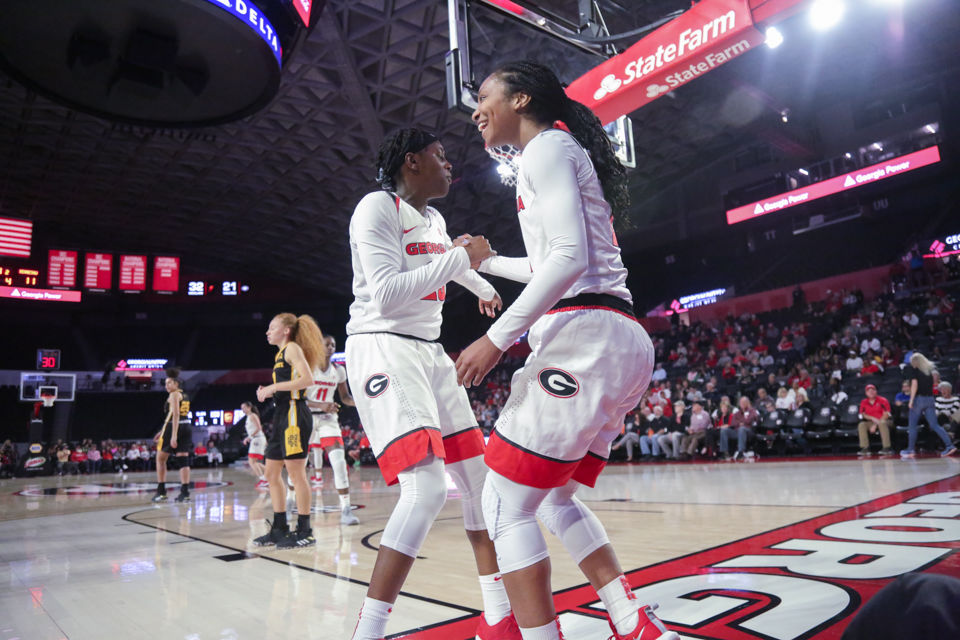 191107_JCA_WBasketballKENN_10.jpg