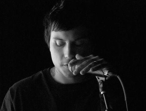 Frank Iero Conveys Raw Emotions On New Album Parachutes Culture Redandblack Com