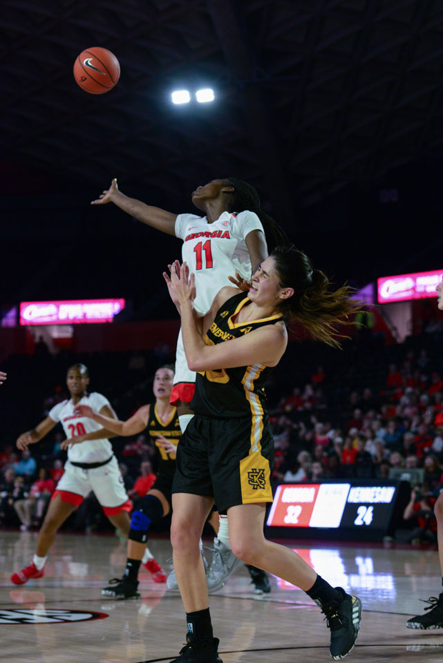 191107_JCA_WBasketballKENN_15.jpg