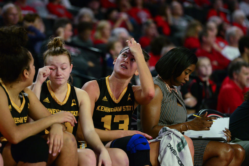 191107_JCA_WBasketballKENN_17.jpg