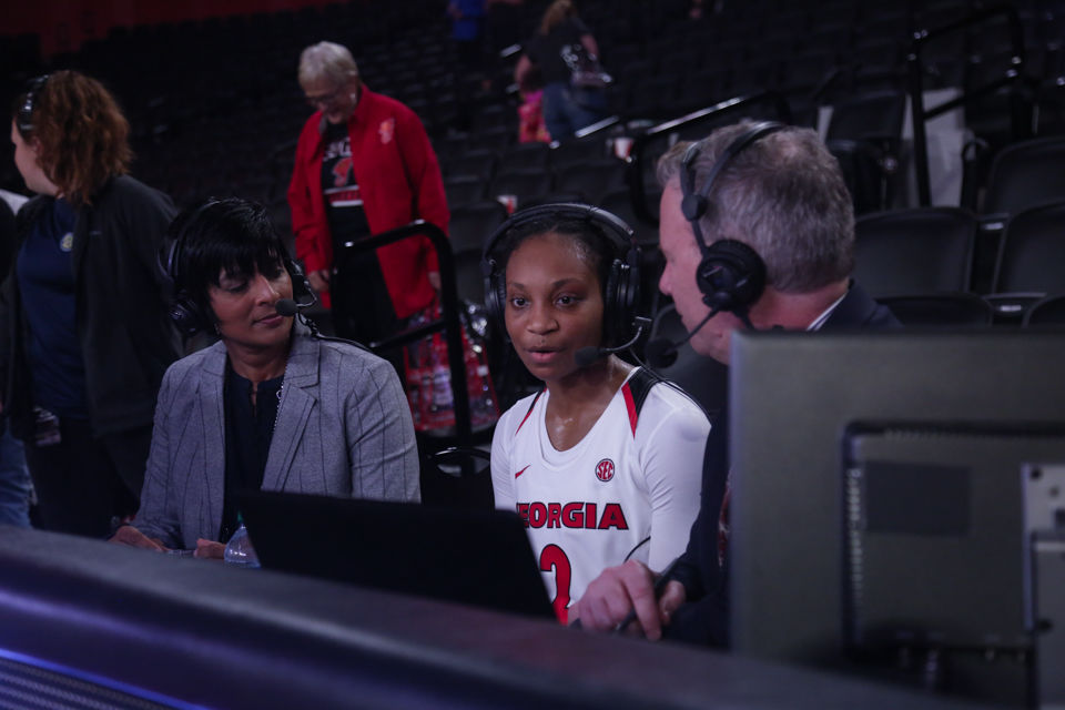 191107_JCA_WBasketballKENN_33.jpg