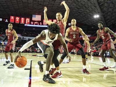Georgia Men S Basketball Maintains Physicality Against N C Central Despite Absence Of Amanze Ngumezi Sports Redandblack Com