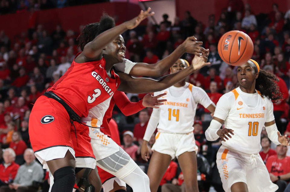 190113_GMA_WomensBballTennessee0002.jpg