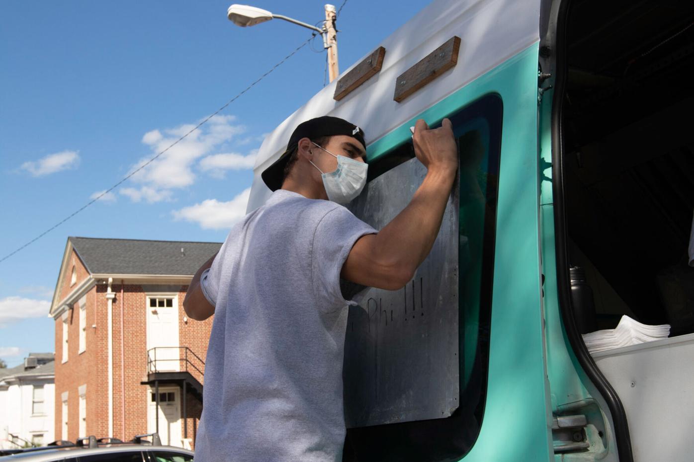 201003_LMY_FoodTruck_0010.jpg