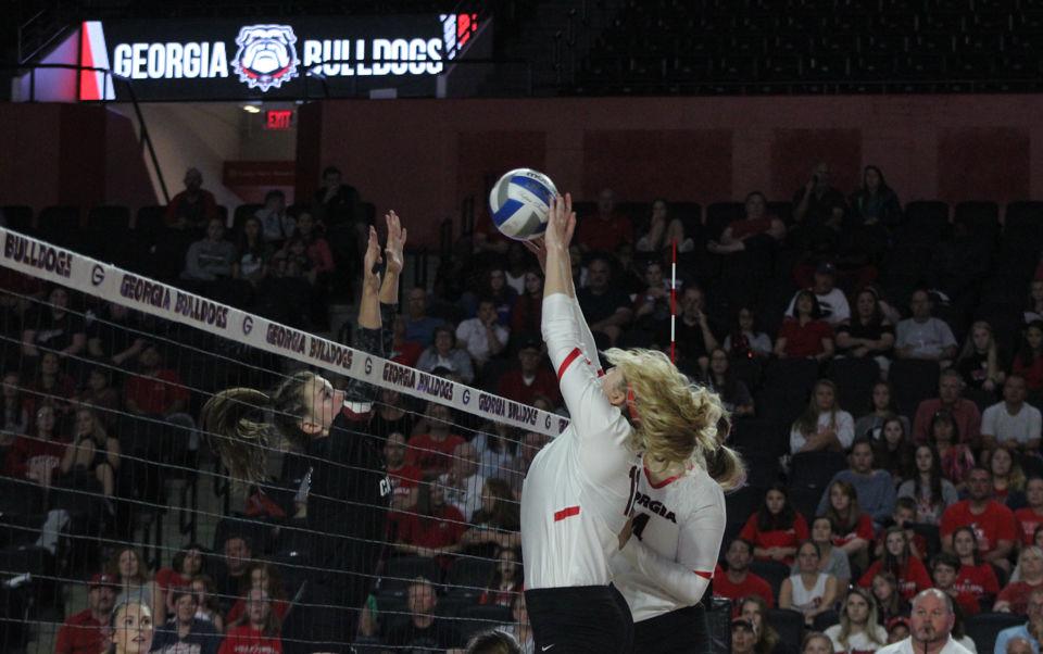 volleyball snaps sixgame losing streak with win over Alabama Volleyball