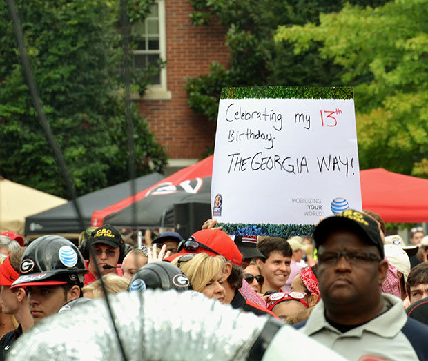 PHOTO GALLERY: SEC Nation at Myers Quad | Rbtv | redandblack.com