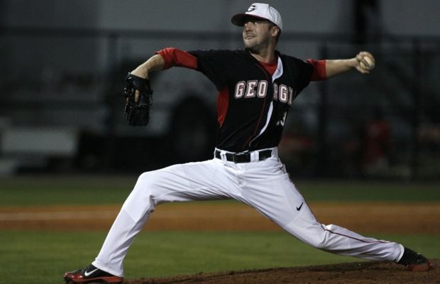 Georgia shortstop Gordon Beckham (6) throws out Atlanta Braves