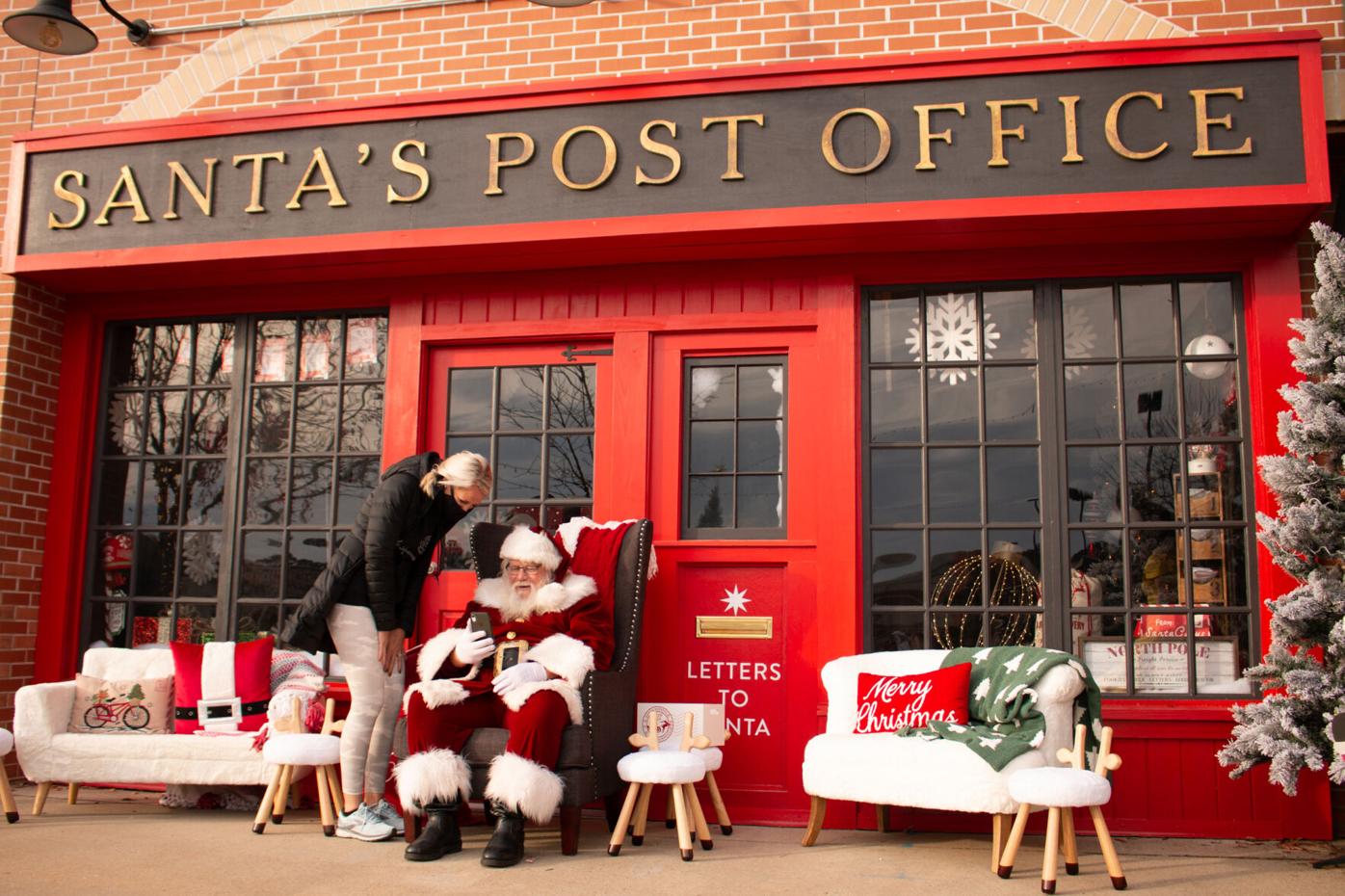 Photos Beechwood Holiday Market Brings Santa Trees Gifts To Athens Shopping Center Multimedia Redandblack Com