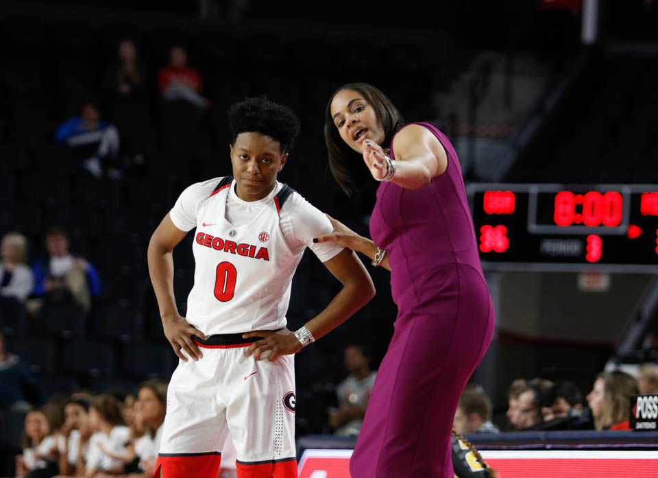 women's basketball cruises to a victory over Vanderbilt 6755