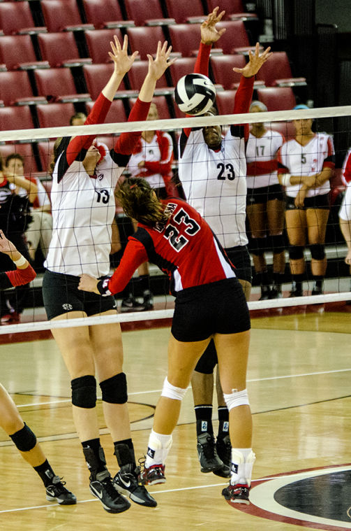 UGA volleyball uses blocks to gain momentum Sports