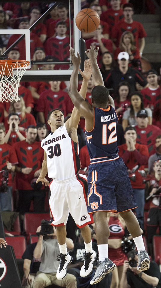 Photo Gallery vs. Auburn men's basketball Rbtv