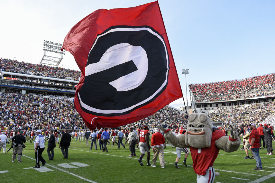 Jacob Eason wins Gatorade National Football Player of the Year, recommits  to Georgia