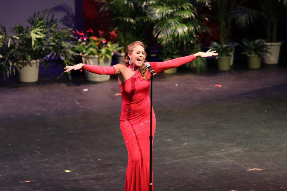 Crowned And Gowned Holly Haynes Wins Miss Uga 2018 City News Redandblack Com