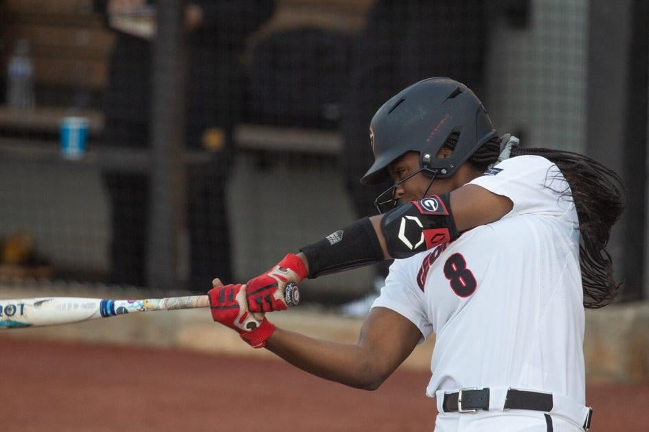 Georgia Softball Loses Series To Mississippi State With 4 2 Loss Georgia Sports Redandblack Com