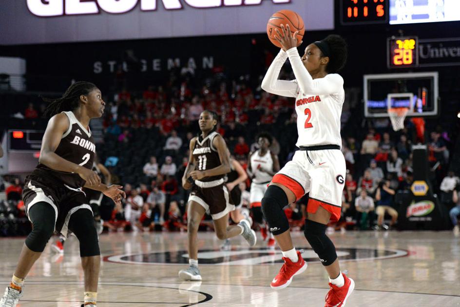 Georgia Women S Basketball Takes Care Of Winthrop 85 39 Women S
