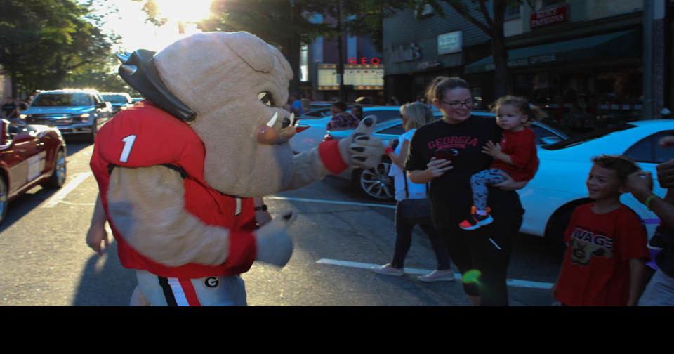 PHOTOS UGA Parade Multimedia