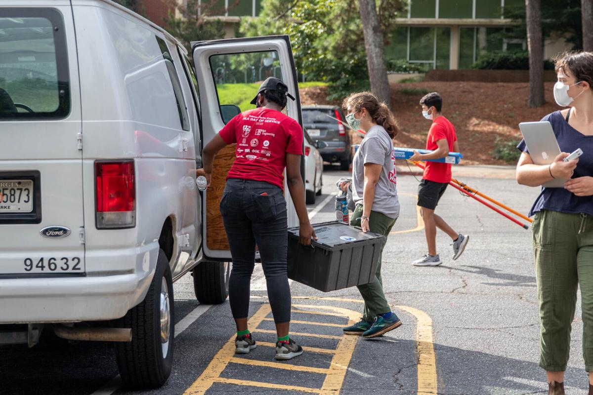 200829_SMH_DawgDayofService-5.jpg