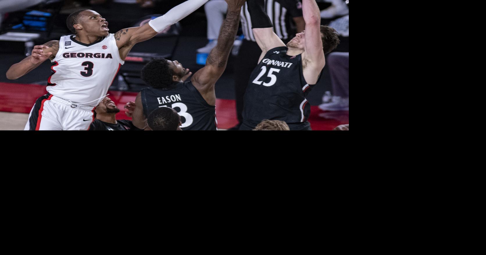 PHOTOS: UGA men's basketball pushes to 6-0 for first time since 1982 | Multimedia | redandblack.com