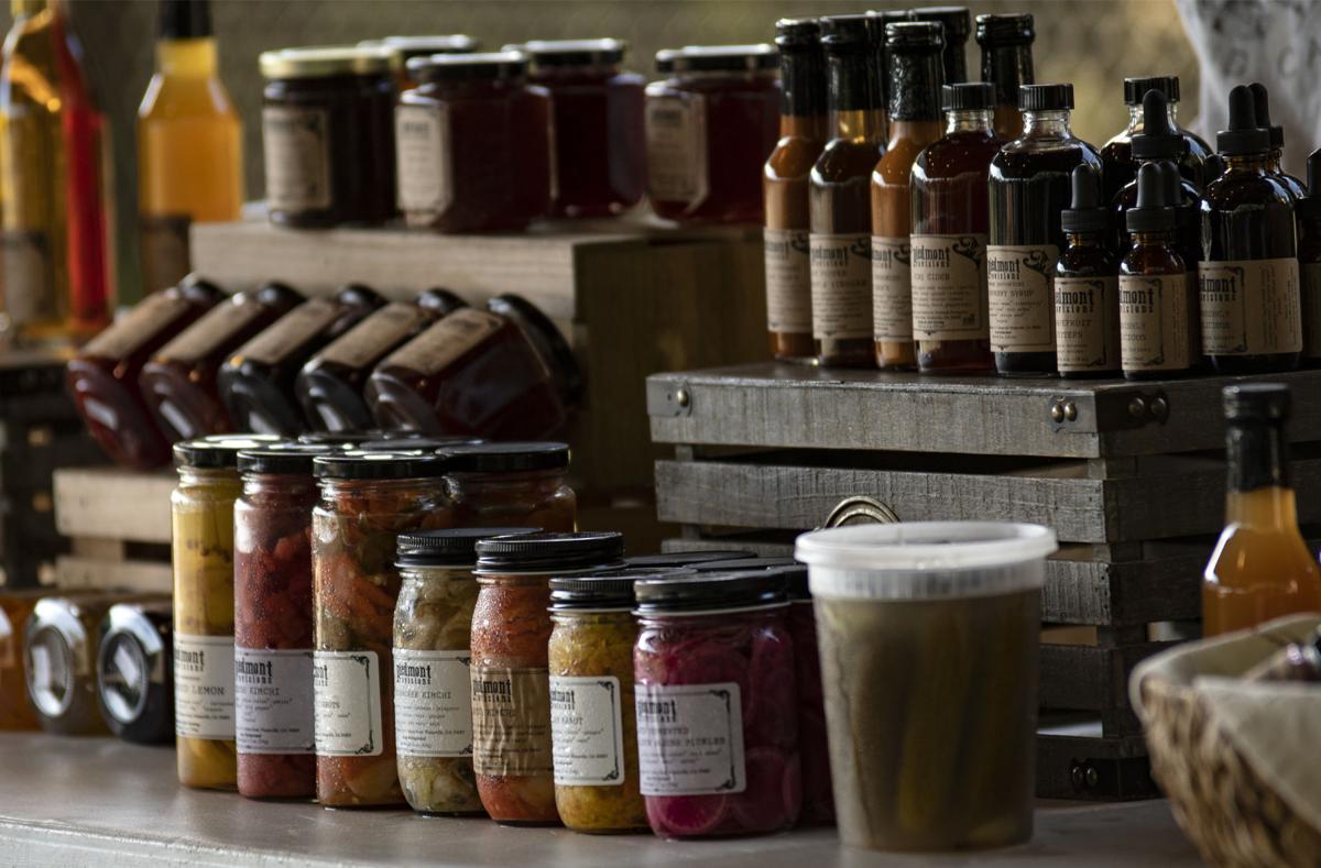 200516_ks_FarmersMarket_0012.jpg