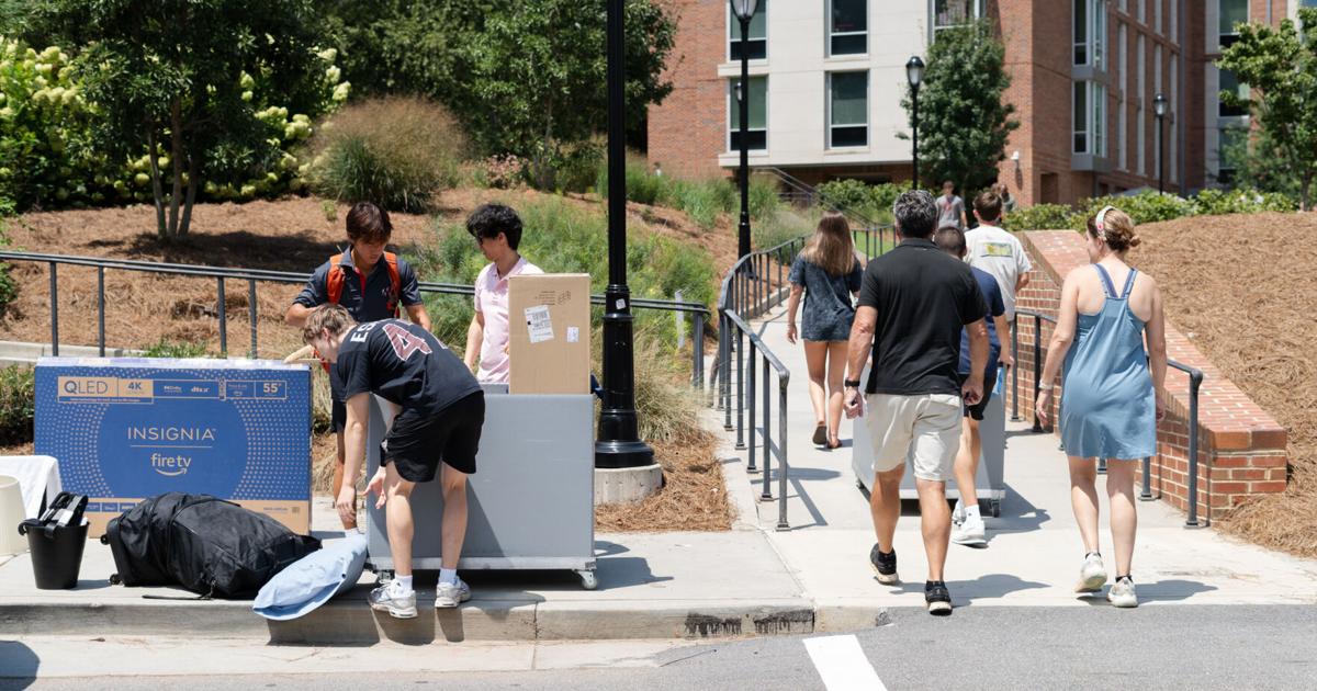 UGA freshmen move into new residence hall ahead of fall semester