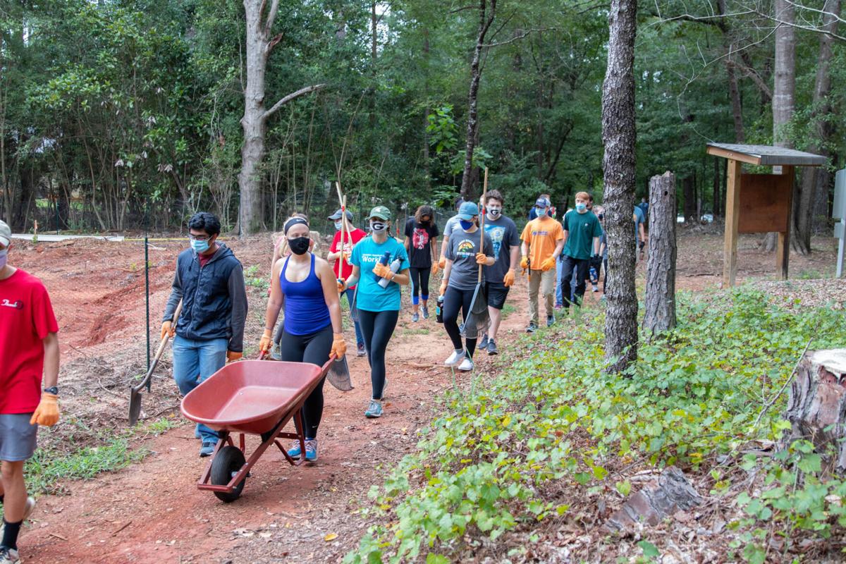 200829_SMH_DawgDayofService-19.jpg