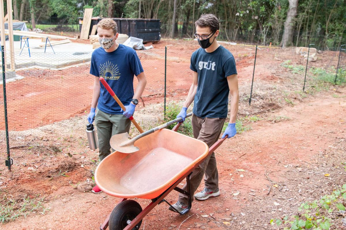 200829_SMH_DawgDayofService-20.jpg