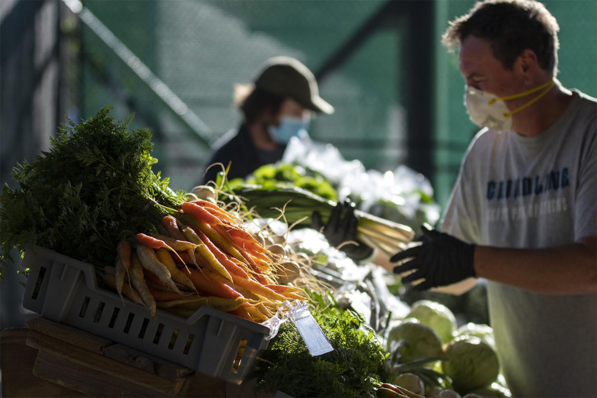 200516_ks_FarmersMarket_0010.jpg