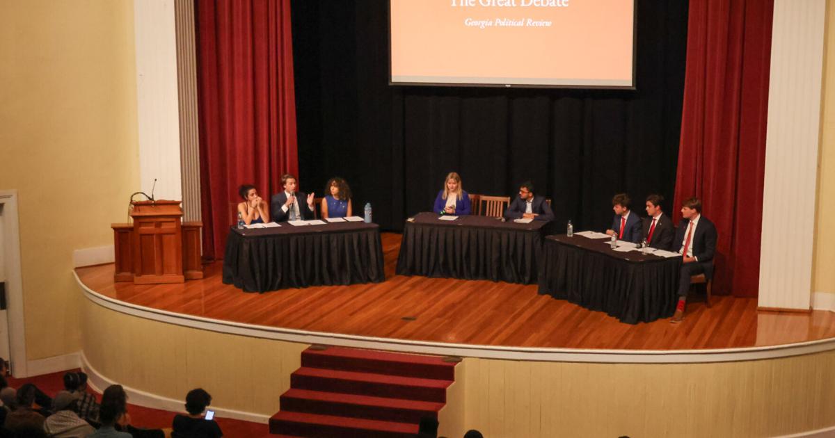 Extensive Debate PHOTOS: The Great Debate | Multimedia | redandblack.com