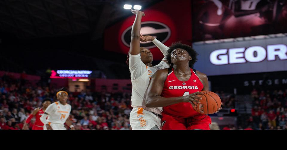 Revolving around Robinson Caliya Robinson’s strong play elevates Lady