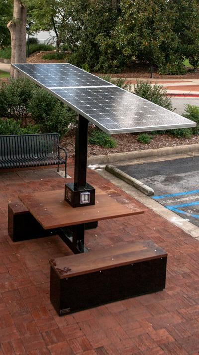 Solar Charging Station Brings Power To Students On North Campus Uganews Redandblack Com