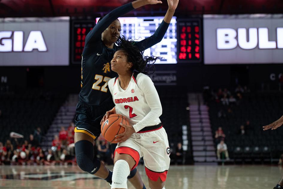 Georgia Women S Basketball Suffers First Loss Of Season To Georgia