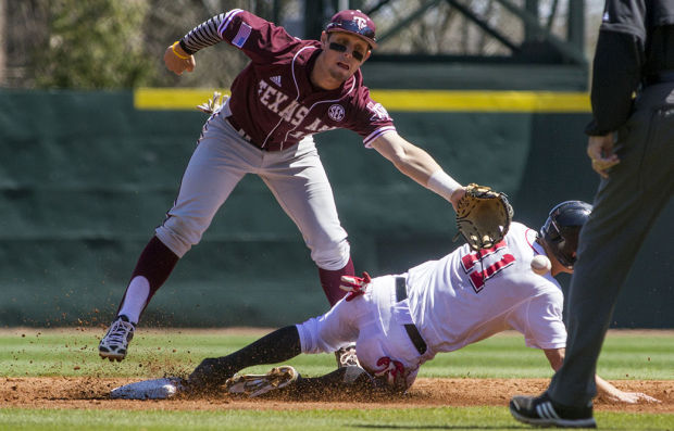 Slow Start Plagues Georgia Baseball In 4-2 Loss | Georgia Sports ...