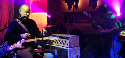 Daryl Hance Updates The Blues Variety Redandblack Com