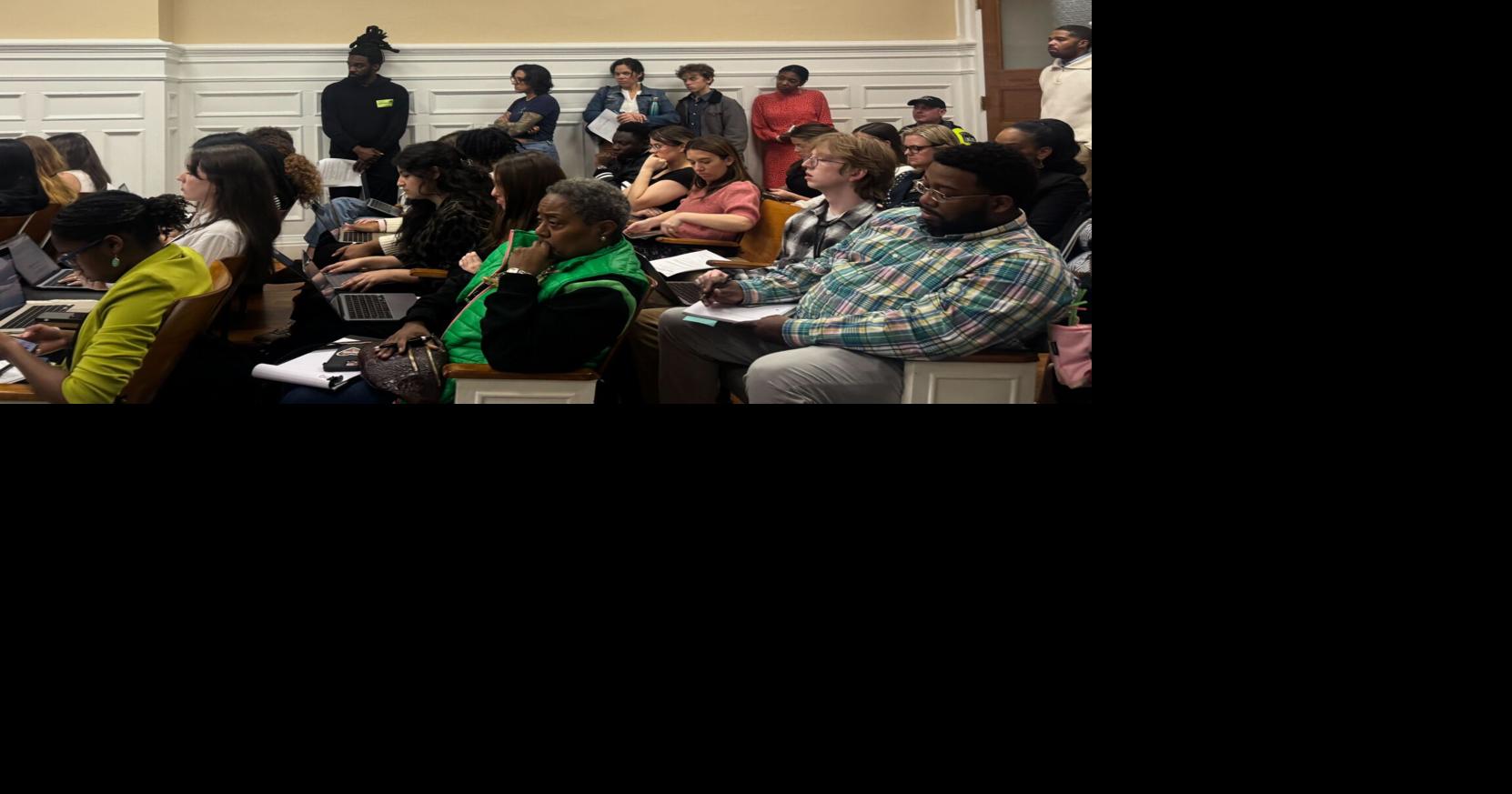 Athens Mayor and Commission votes to extend data center moratorium