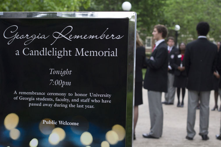 Remembers a Candlelight Memorial Photo Galleries